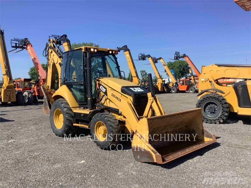 CAT 420FST Товарач със заден ексватор