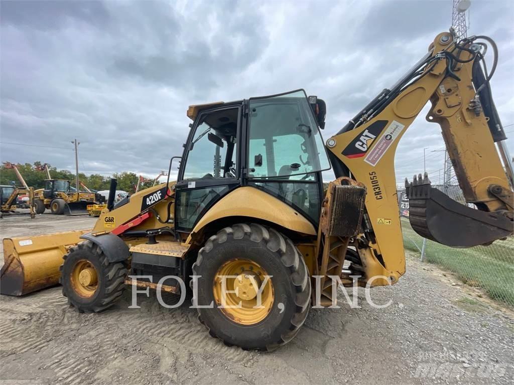 CAT 420FST Товарач със заден ексватор