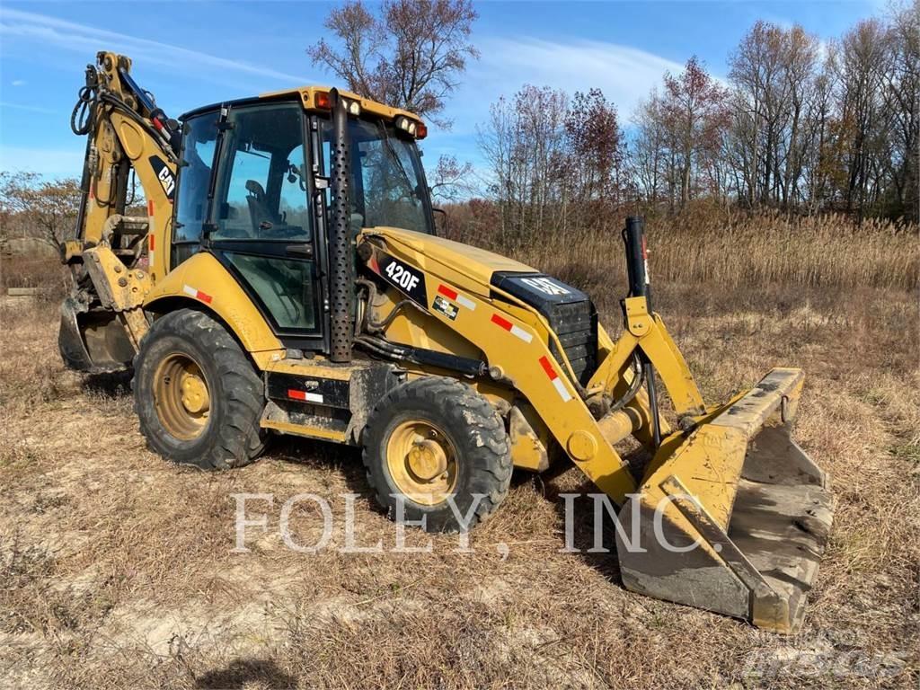 CAT 420FST Товарач със заден ексватор