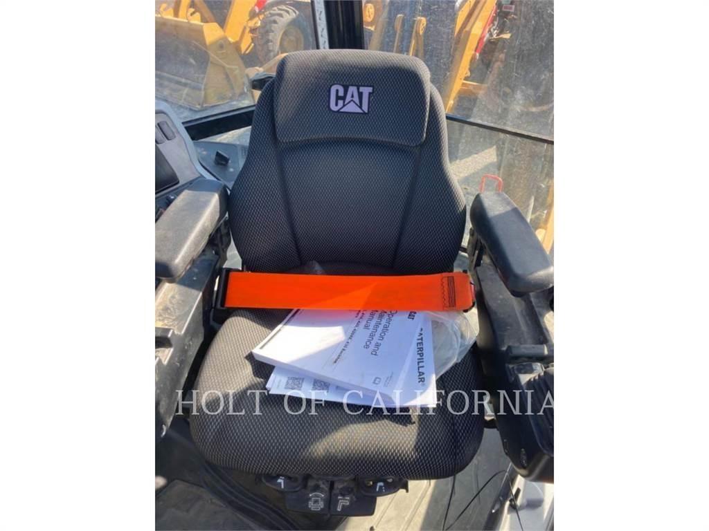 CAT 420XE Товарач със заден ексватор