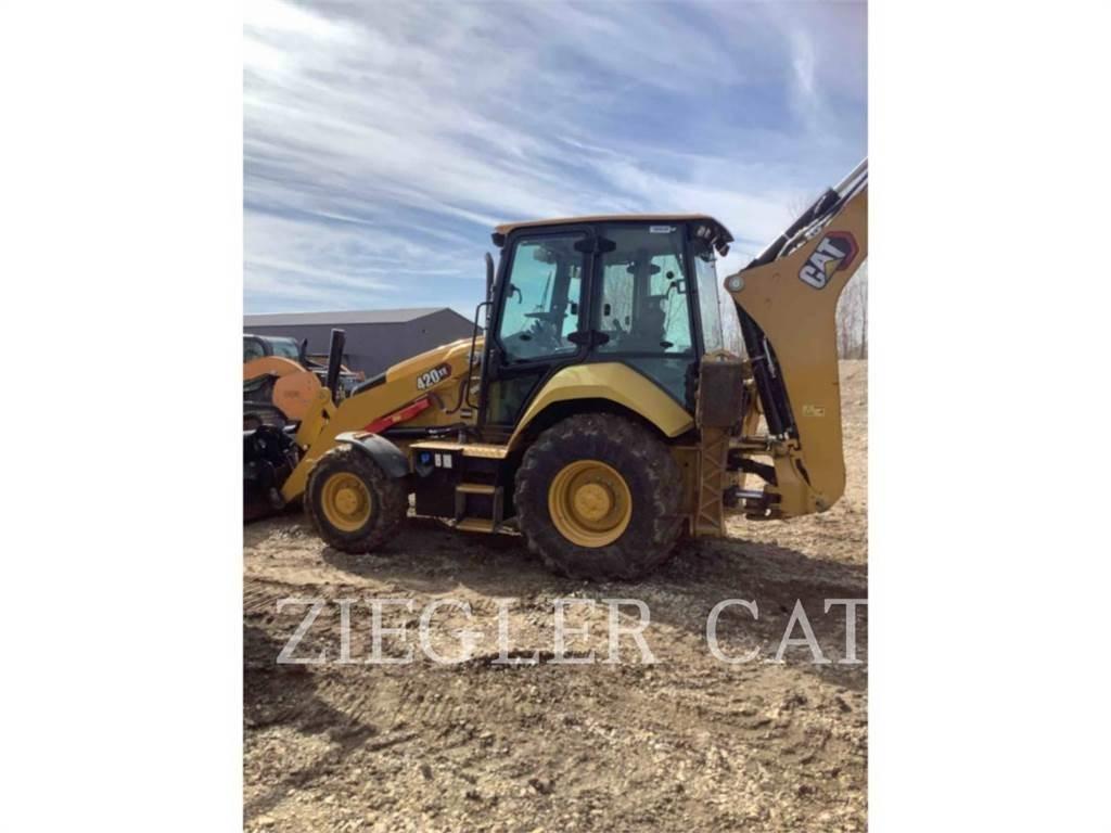 CAT 420XE Товарач със заден ексватор