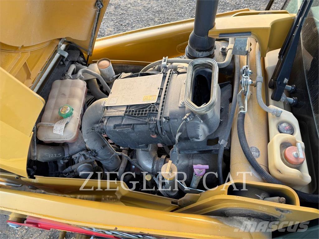 CAT 420XE Товарач със заден ексватор