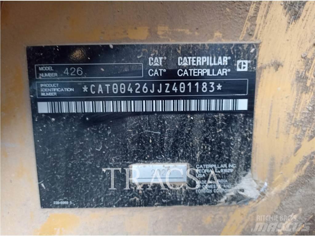 CAT 426 Товарач със заден ексватор