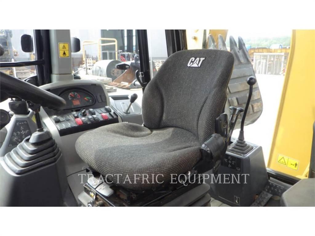 CAT 426F2LRC Товарач със заден ексватор