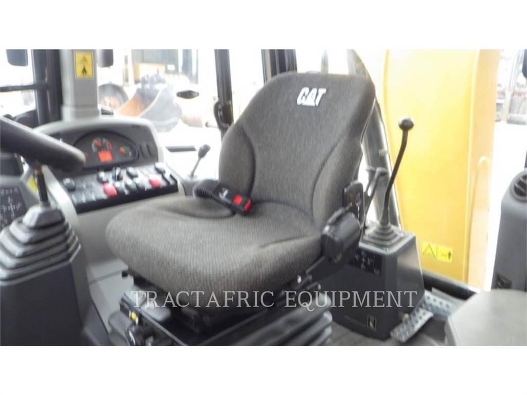 CAT 426F2LRC Товарач със заден ексватор