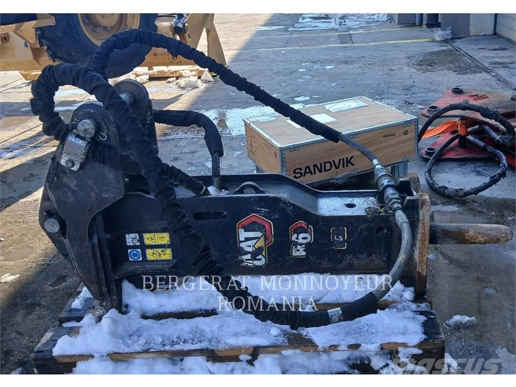CAT 428-07 Товарач със заден ексватор