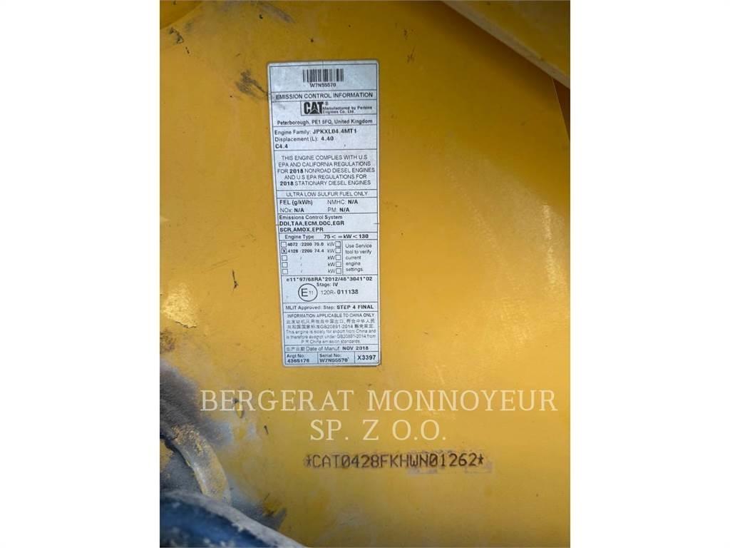 CAT 428F2 Товарач със заден ексватор