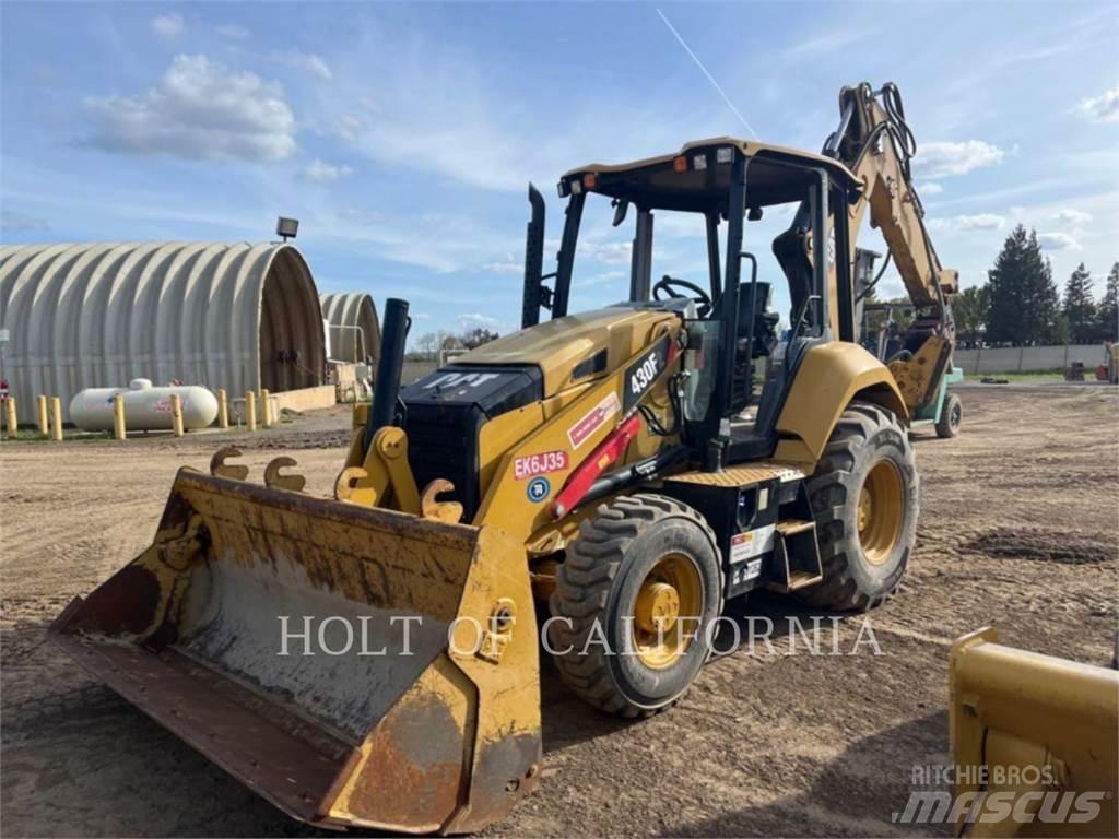 CAT 430 Товарач със заден ексватор