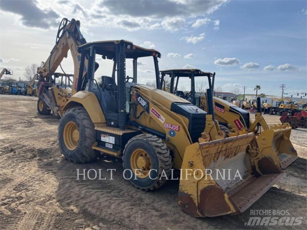 CAT 430 Товарач със заден ексватор