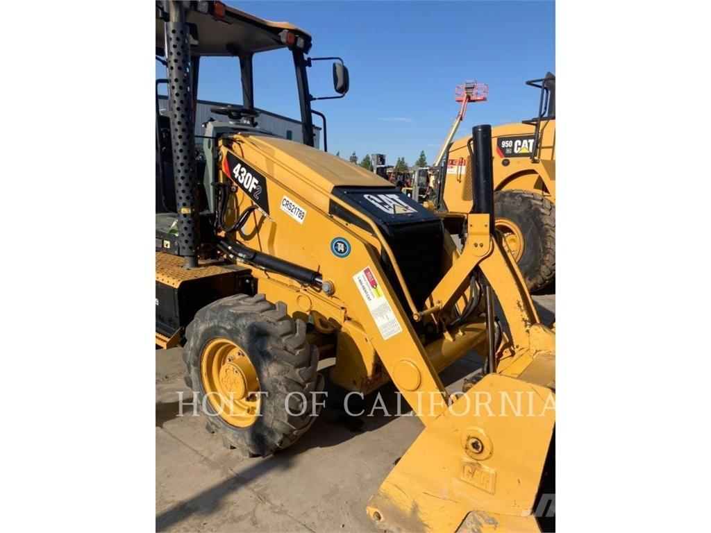 CAT 430 Товарач със заден ексватор