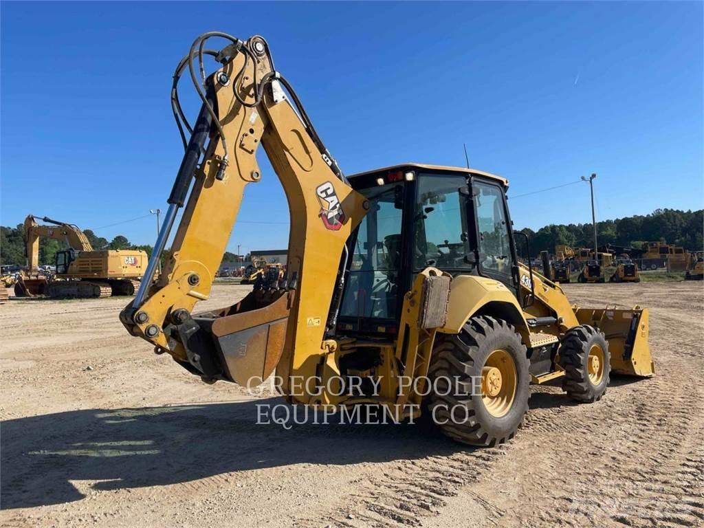 CAT 43007 Товарач със заден ексватор