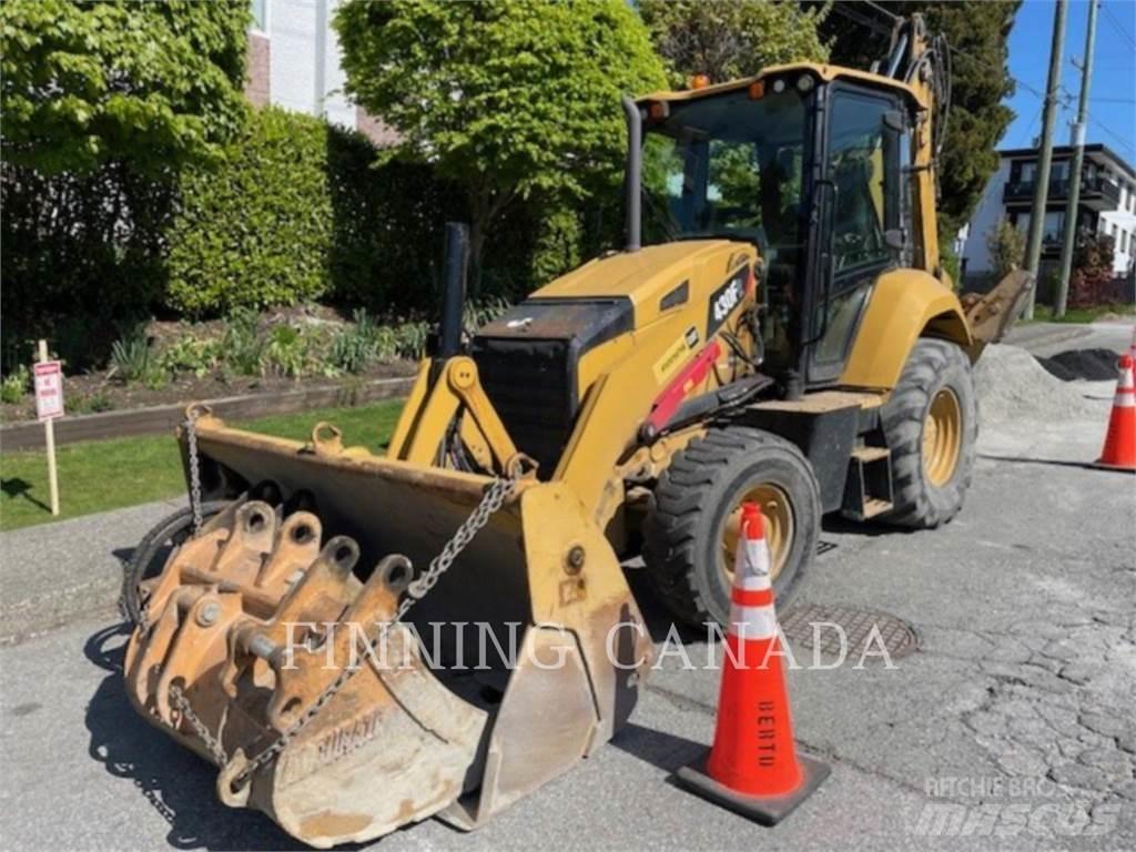 CAT 430F2 Товарач със заден ексватор