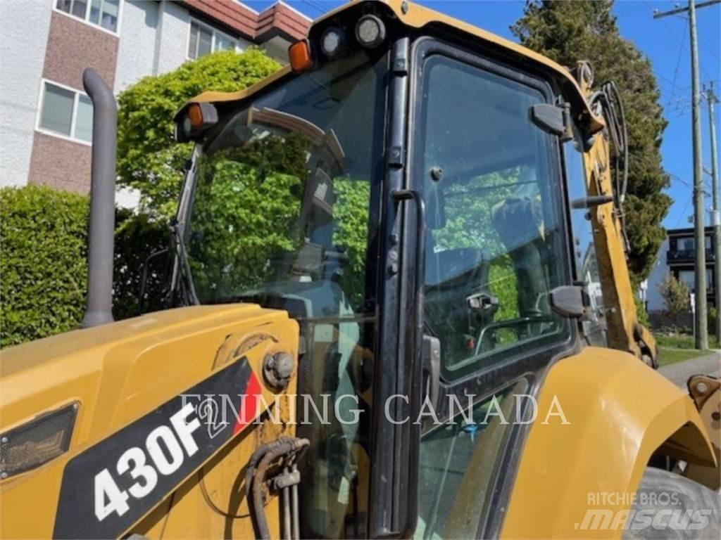 CAT 430F2 Товарач със заден ексватор