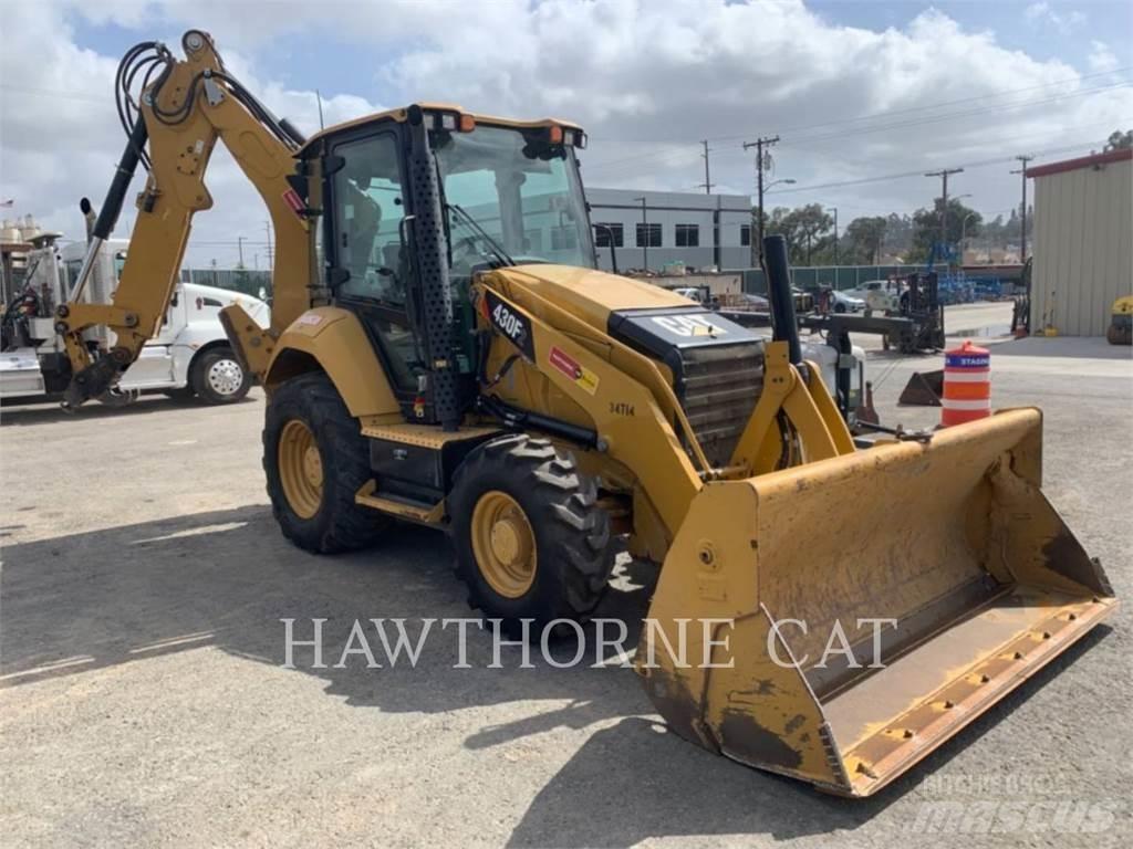CAT 430F2 Товарач със заден ексватор