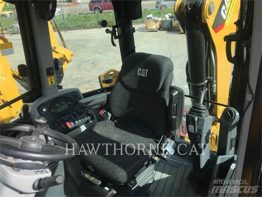 CAT 430F2 Товарач със заден ексватор
