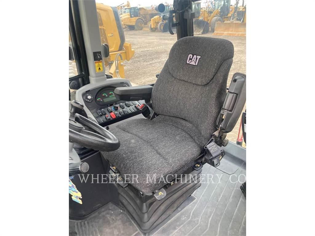 CAT 430F2 ITCF Товарач със заден ексватор
