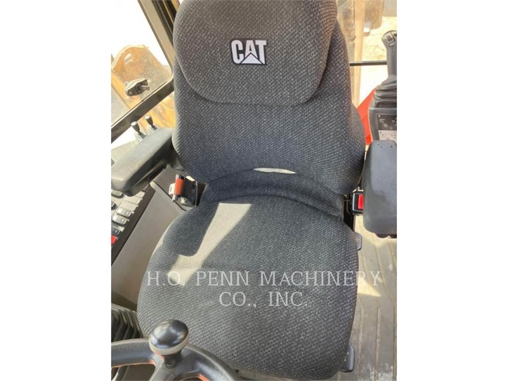 CAT 430F2ST Товарач със заден ексватор