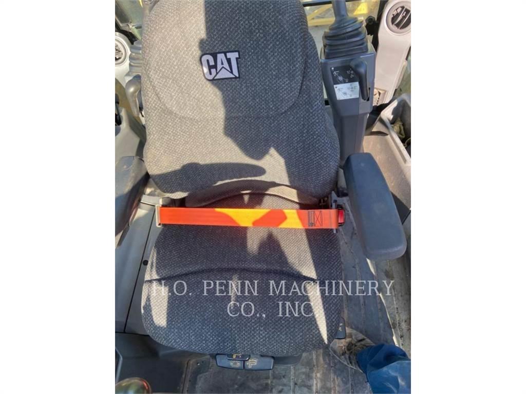 CAT 430F2ST Товарач със заден ексватор
