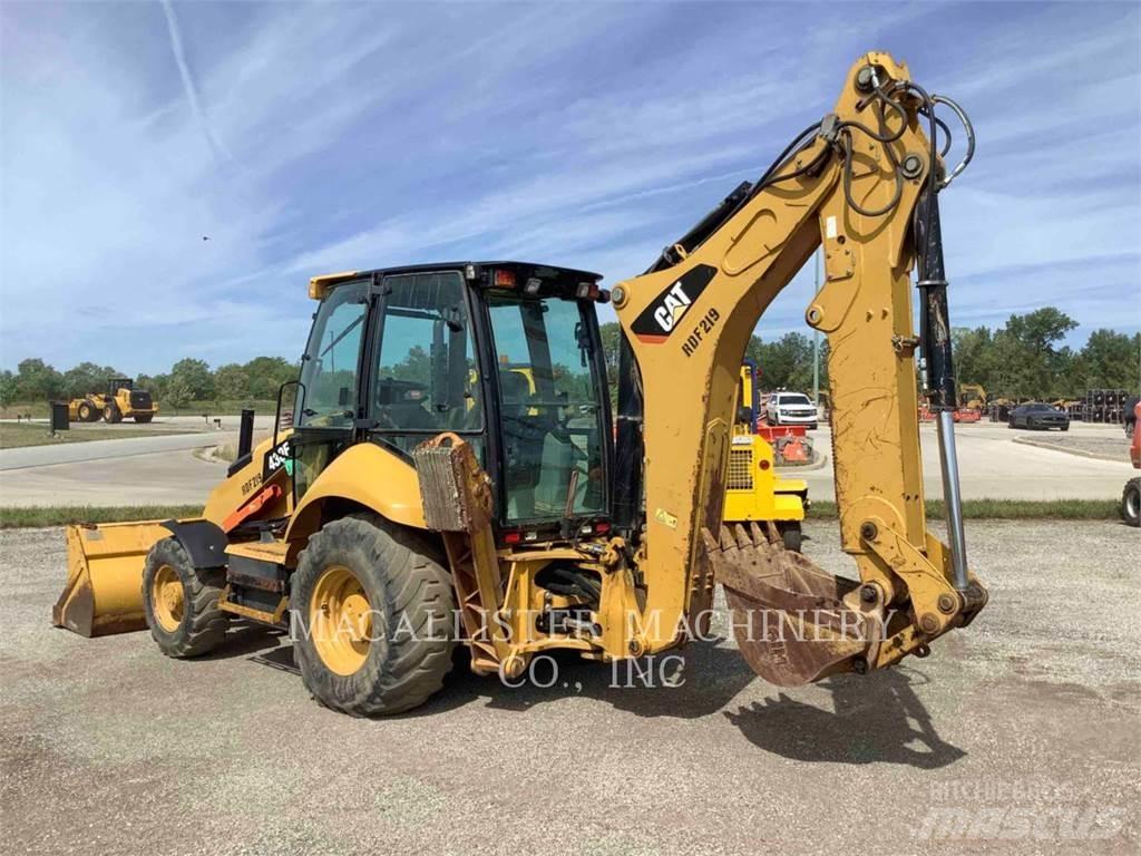 CAT 430FST Товарач със заден ексватор