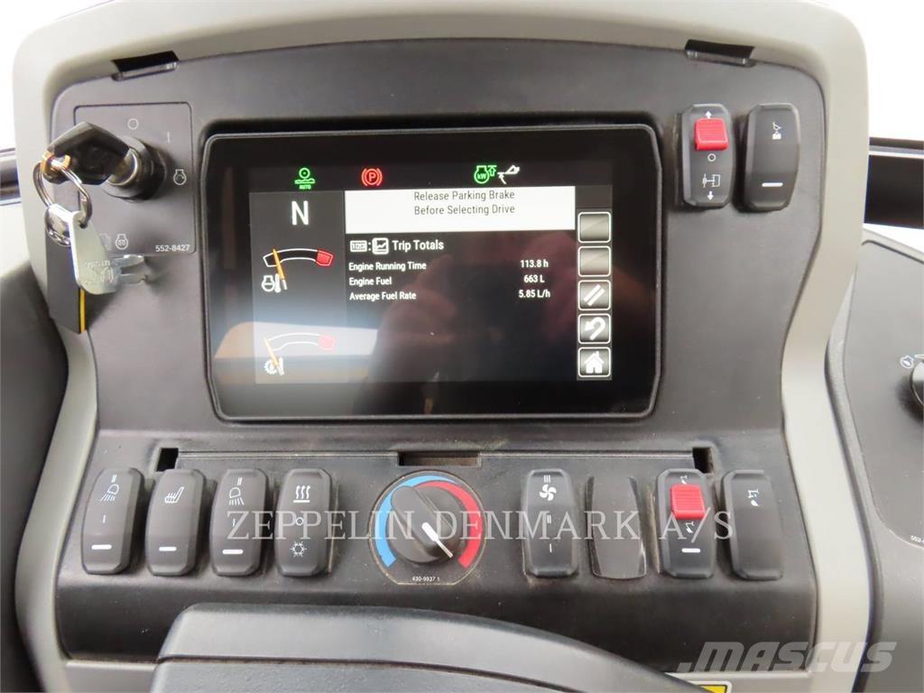 CAT 432 Товарач със заден ексватор