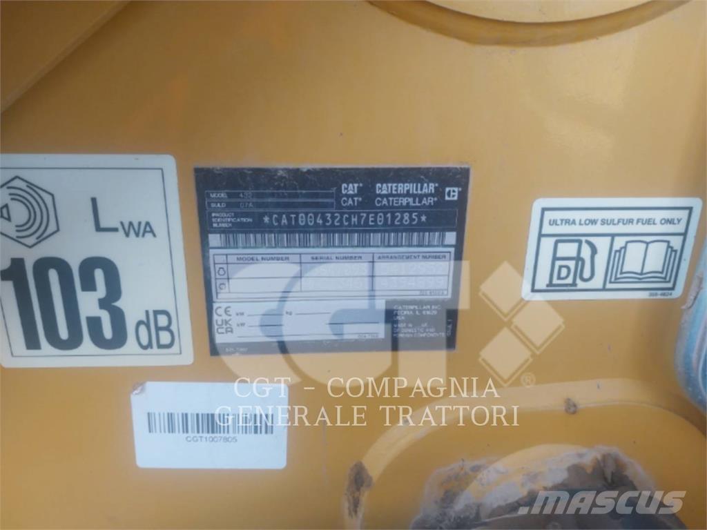 CAT 432 Товарач със заден ексватор