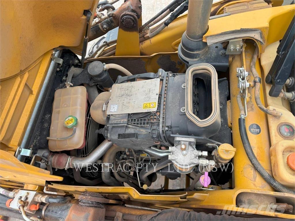 CAT 432-07LRC Товарач със заден ексватор