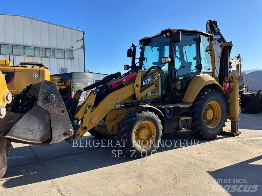 CAT 432F2 Товарач със заден ексватор