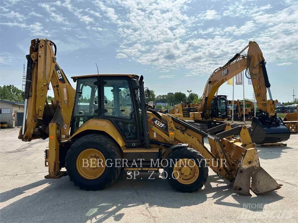 CAT 432F2 Товарач със заден ексватор