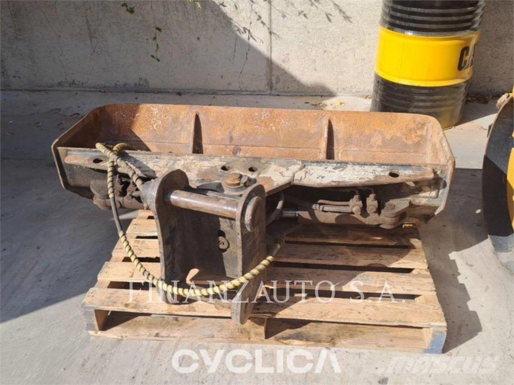 CAT 434F Товарач със заден ексватор