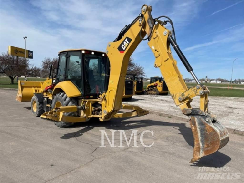 CAT 440 Товарач със заден ексватор