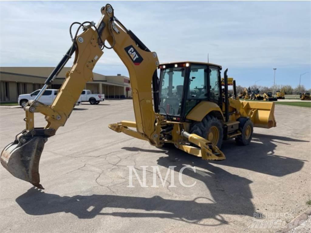 CAT 440 Товарач със заден ексватор