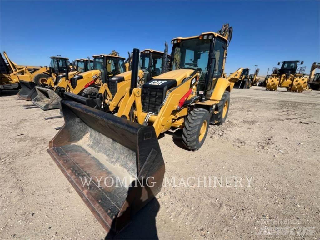 CAT 440 Товарач със заден ексватор