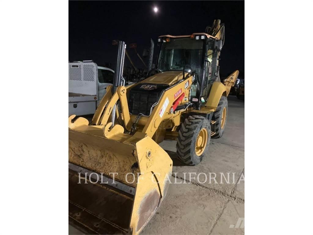 CAT 440 Товарач със заден ексватор