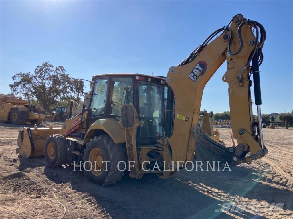 CAT 440 Товарач със заден ексватор