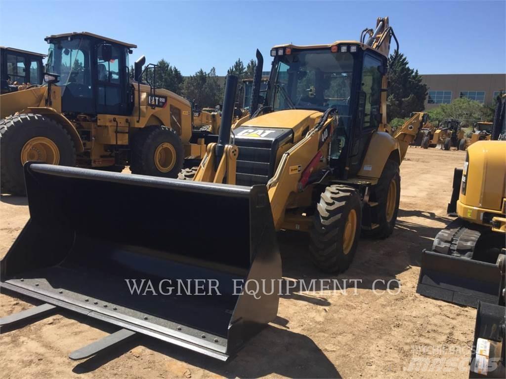 CAT 440 Товарач със заден ексватор
