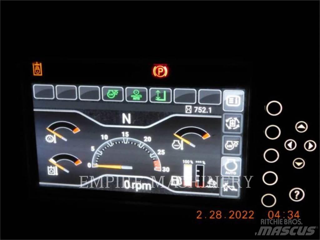 CAT 440-74EOIM Товарач със заден ексватор