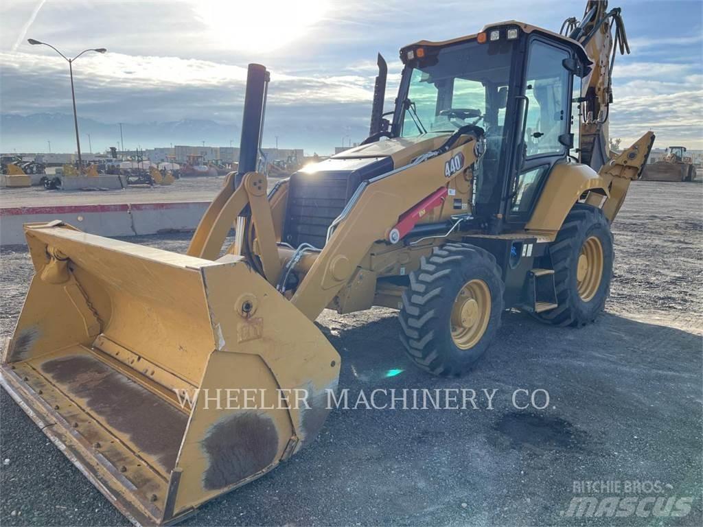 CAT 440 TH Товарач със заден ексватор