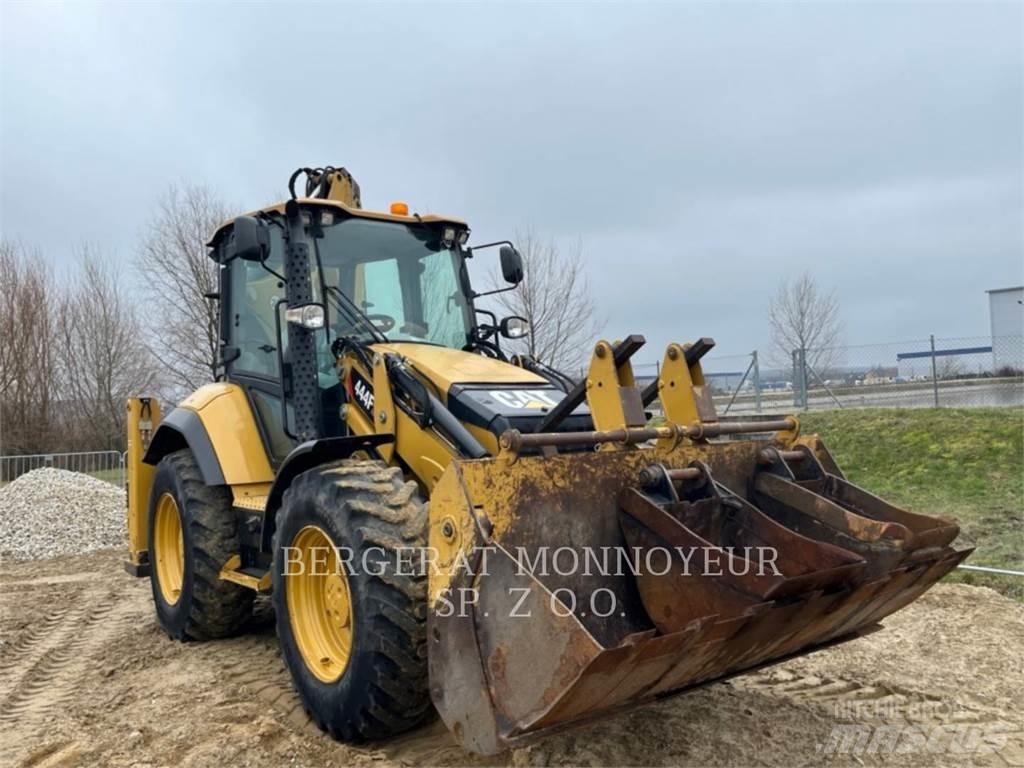 CAT 444F2 Товарач със заден ексватор