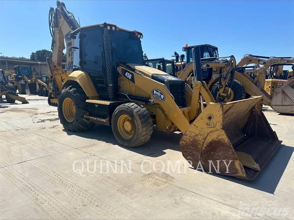 CAT 450 Товарач със заден ексватор
