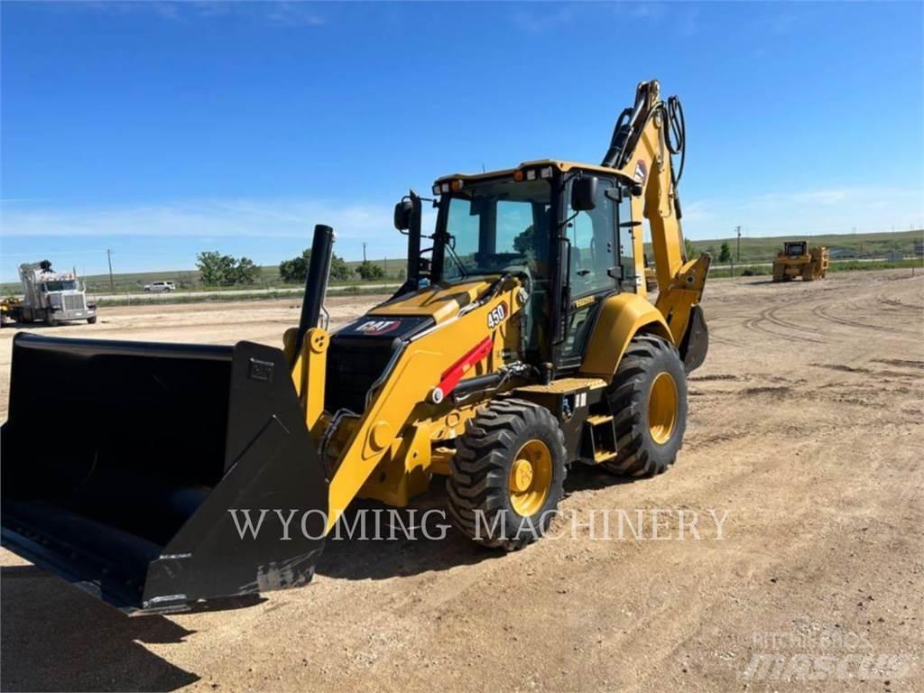 CAT 450 Товарач със заден ексватор