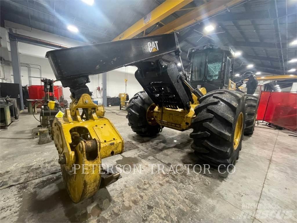 CAT 525D Скидери

