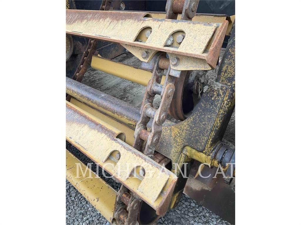 CAT 615C Скрепери
