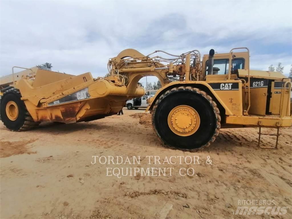 CAT 621G Скрепери
