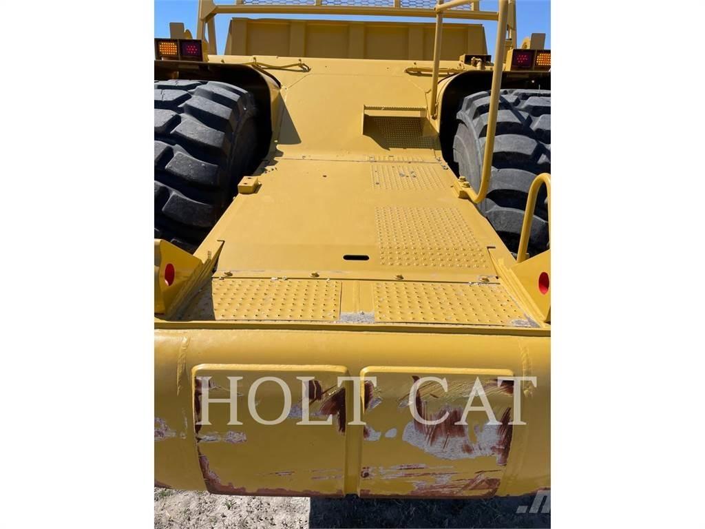 CAT 621G Скрепери
