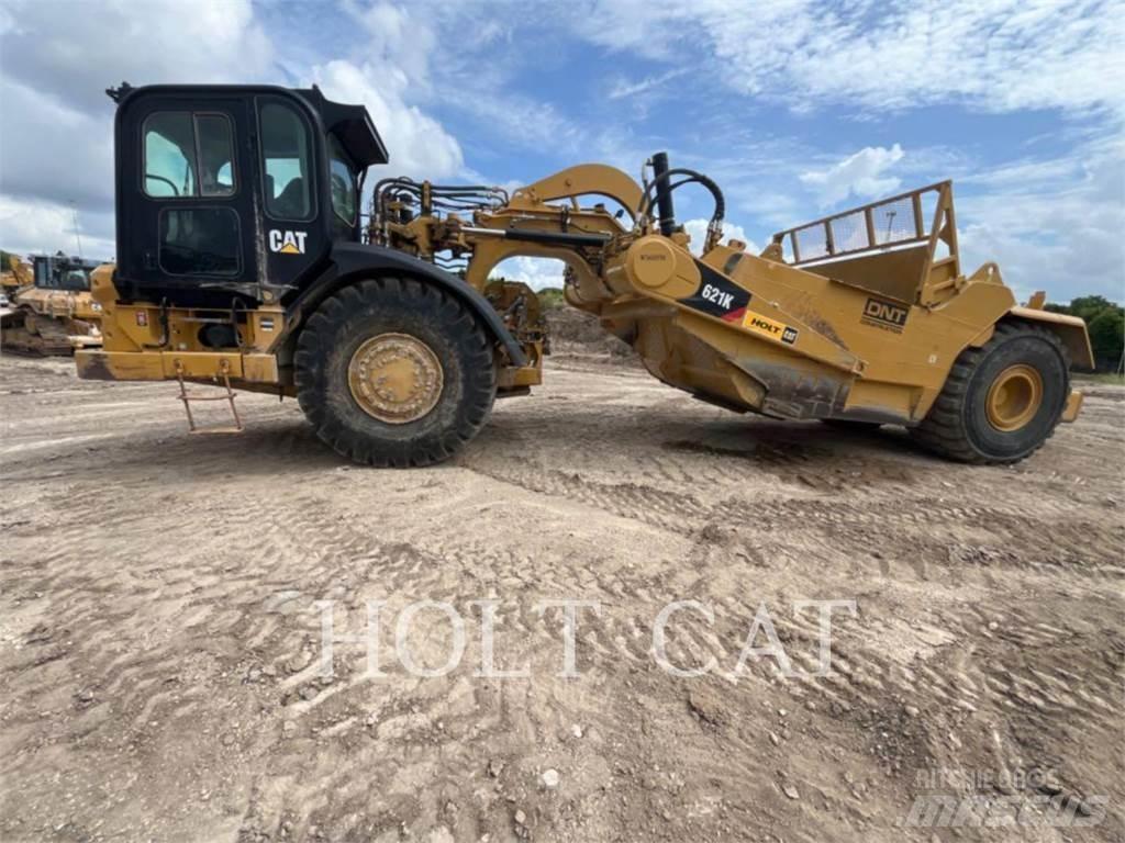 CAT 621K Скрепери
