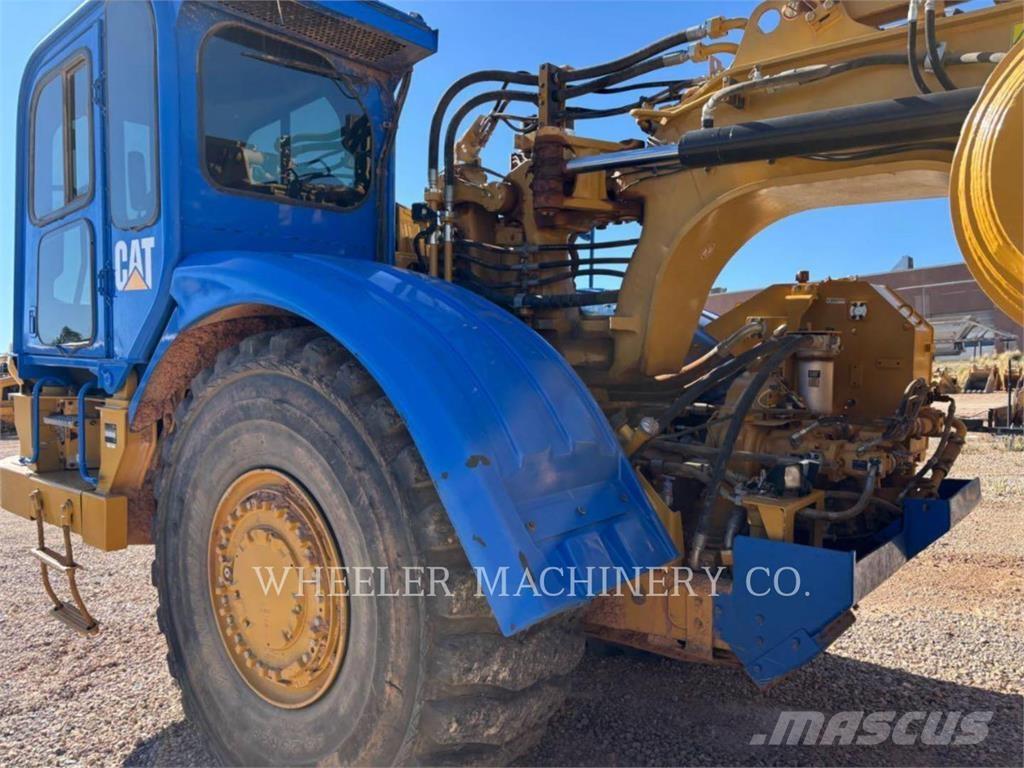 CAT 621K Скрепери
