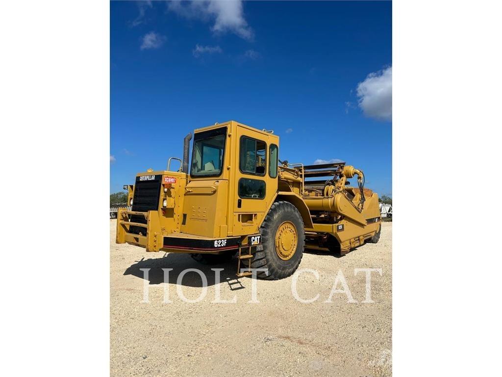 CAT 623F Скрепери
