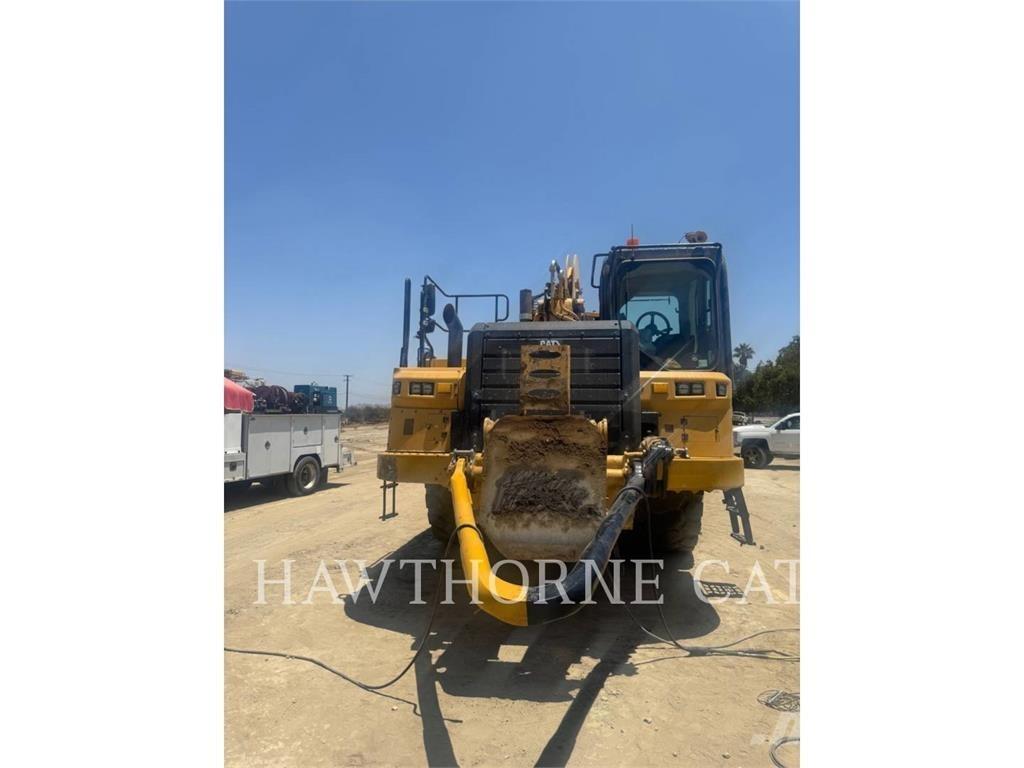 CAT 657 Скрепери
