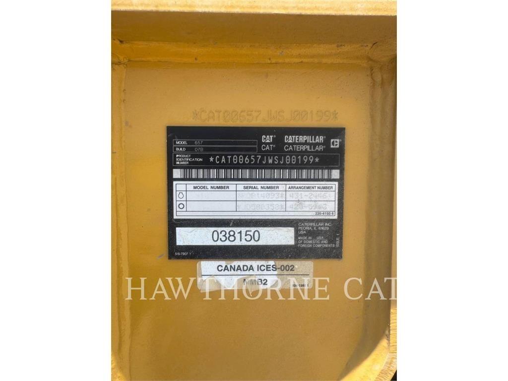 CAT 657 Скрепери
