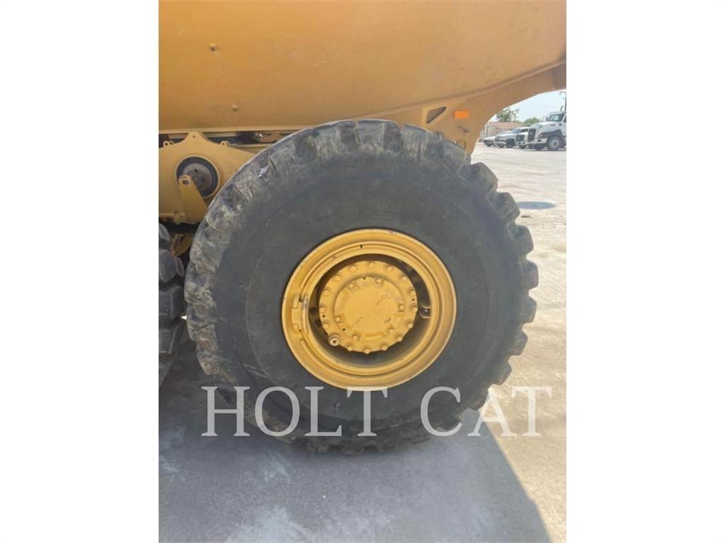 CAT 725 Дъмпери/моторни превозни средства